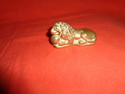 Tömör réz oroszlán labdával szobor