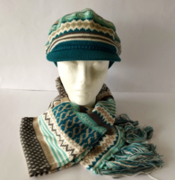 Klasszikus simléderes pihe puha kötött sapka + sállal szett