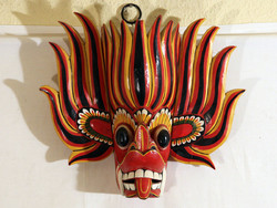 Faragott festett fa maszk 30x35cm
