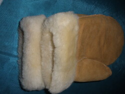 Nagyméretű bundás kesztyű