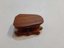 Netsuke faállvány, kézi fafaragás