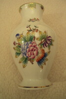 HERENDI porcelán váza,gazdag Viktória mintával...16.5 cm magas.