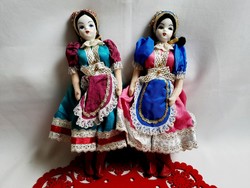 2 db retro porcelán fejű lány rongybaba díszes selyem ruhában kb. 29 cm 3-as