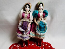 2 db retro porcelán fejű lány rongybaba díszes selyem ruhában kb. 29 cm 5-ös
