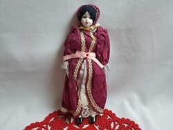 Retro porcelán (fej, kéz, láb)  lány rongybaba díszes ruhában kb. 29 cm 4-es