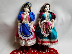 2 db retro porcelán fejű lány rongybaba díszes selyem ruhában kb. 29 cm 4-es