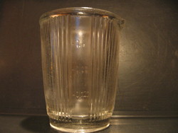 Retro üveg mérőpohár