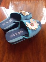 Női virágos papucs 36-os