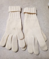 Fehér gyapjú kesztyű