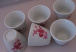 Rózsaszín rózsás porcelán pálinkás, lágytojásos pohár készlet