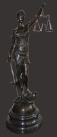 Justitia bronz szobor
