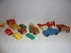 Retro járművek, autók együtt - trafikáru