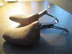 Shoehorn - adjustable size for men's shoes