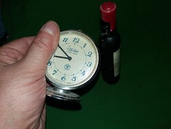 Régi CCCP SLAVA 11 KÖVES ASZTALI ÓRA mechanikus 9 cm az óralap átmérő pedig 6 cm a képek szerint