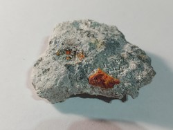 ! Realgár - enyhén pirites anyakőzeten vörös ásvány - 769