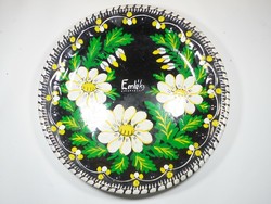 Retro régi kézzel festett virág mintás, Emlék feliratú akasztható fali tányér - GRÁNIT CS.K.GY.