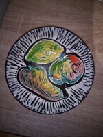 Hőgye Katalin (?) iparművészeti kerámia falitányér. 17,5 cm. Jelzett.