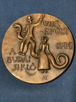 Asszonyi Tamás: Újjáépült a budai sikló 1986 emlékplakett
