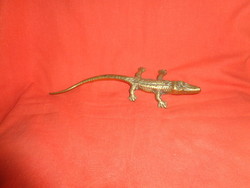 Sárgaréz krokodil szobor