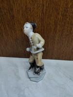 Herendi porcelán Hógolyózó fiú