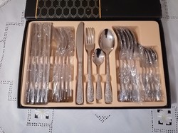24 részes dombormintás evőeszköz készlet