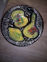 Hőgye Katalin (?) iparművészeti kerámia falitányér. 17 cm. Jelzett.