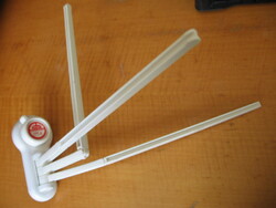 Konyharuha tartó, tapadókorongos, csuklós