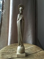 Régi fából készült kézzel faragott imádkozó Madonna szobor