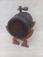 Kis hordó állványon. Homola Antal 1926