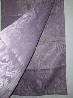 FÜSTÖS LILA SZÍNŰ FÉNYES ASZTALTERÍTŐ /FUTÓ 40 CM SZÉLES,140 CM HOSSZÚ
