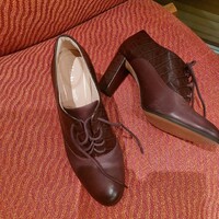 Gyönyörű, új Clarks lila bőr cipő 39
