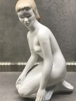 Aquincum porcelán akt szobor, 22 cm magas