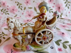 2500/53 Lippelsdorf porcelán barokk stílusú hintós