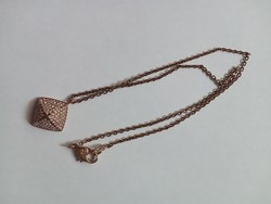 Swarovski nyaklánc, nyakék, eredeti, újszerű, piramis alakú medállal, aranyozott