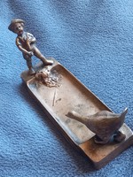 Antik Bronz " Pisilő kalapos kisfiú a libaitatónál" figura szobor