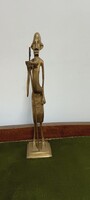 Afrikai férfit ábrázoló réz szobor