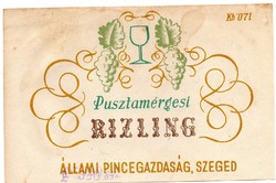 Boros címke: Pusztamérgesi Rizling. Szeged.