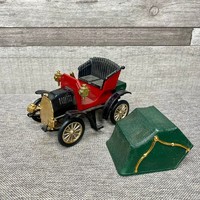 Régi gyűjtői Mercedes 190 politechnika autómakett