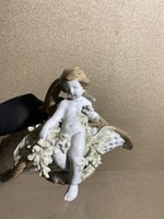 Porcelán kosárka, angyalka díszítéssel, jelzéssel. 2129