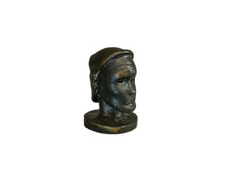 Két arcú bronz büszt