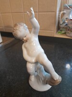 Herendi porcelán pisilő kisfiú