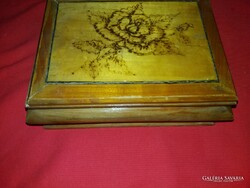 Antik fa rózsamintás intarziás bieder pipere/tartó/dísz doboz belül tükörrel 24x19x9cm képek szerint