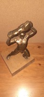 Bronz férfi szobor