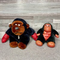 Retro boxkesztyűs gorilla és bőrberakásos gorilla plüss szett