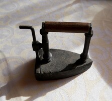 Miniatűr réz vasaló