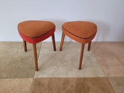 2 db retro háromszög alakú mid century kárpitozott kis szék ülőke zsámoly