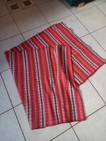 Szőttes, 2,8 méter hosszú