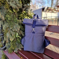 RE'A dizájn Blue Plush rolltop hátizsák – M méret