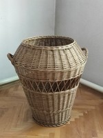 Nagy méretű szép állapotú füles nád vessző szennyes kosár
