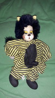 Vintage aranyos festett porcelán fejű Tigris jelmezes szép játék baba figura 24 cm a képek szerint
